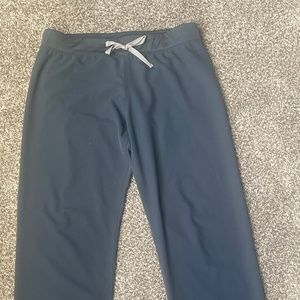 Women’s Figs Medium Livingston Scrub pants Limited edition Dark Harbor